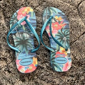 Never worn havaianas